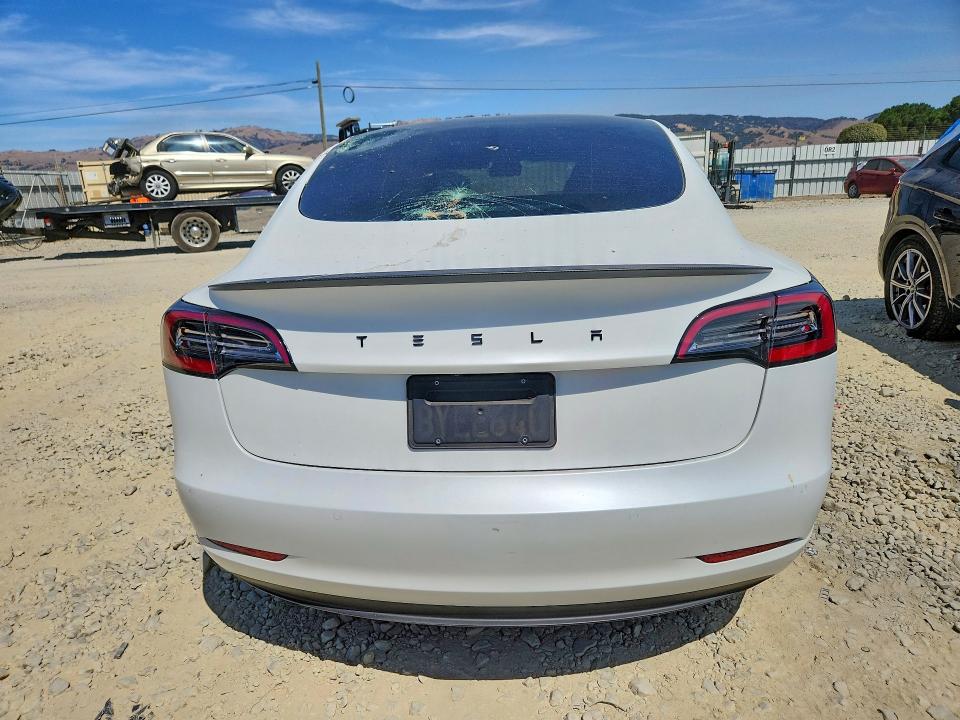 66639236 :رقم المزاد ، 5YJ3E1EC9MF074001 vin ، 2021 Tesla Model 3 مزاد بيع