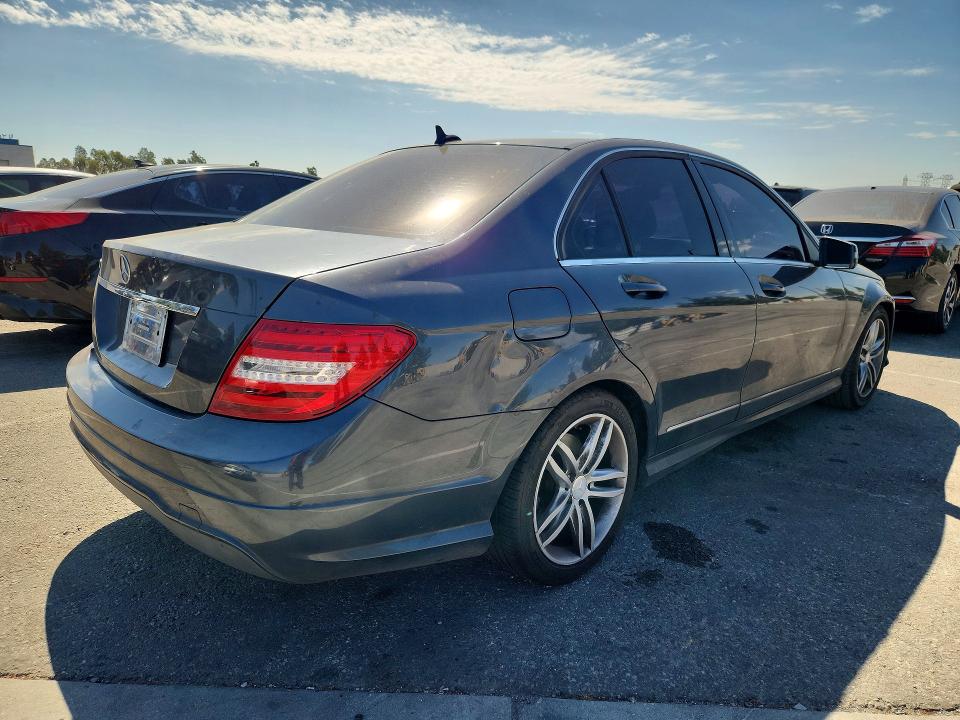 65893186 :رقم المزاد ، WDDGF4HB9DA754482 vin ، 2013 Mercedes-benz C مزاد بيع