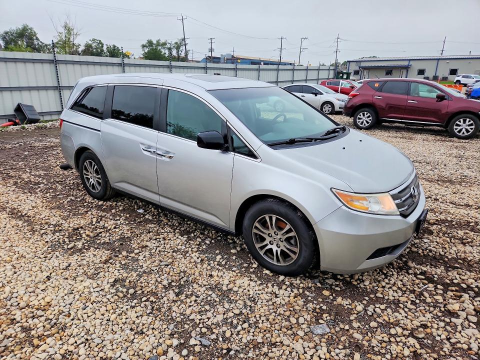 64603736 :رقم المزاد ، 5FNRL5H6XBB035864 vin ، 2011 Honda Odyssey مزاد بيع