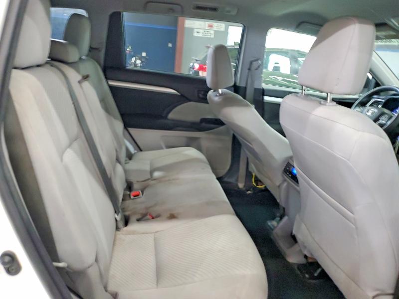 Продажа на аукционе авто 2015 Toyota Highlander, vin: 5TDBKRFHXFS211474, номер лота: 65136336