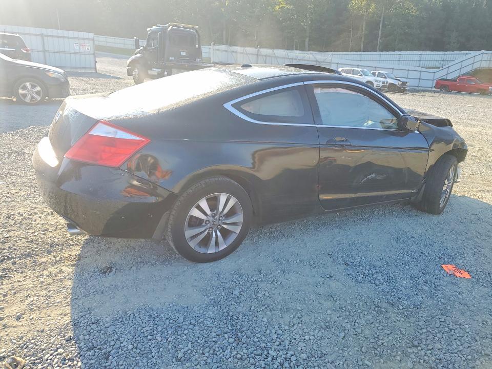 67075516 :رقم المزاد ، 1HGCS1B89AA007915 vin ، 2010 Honda Accord مزاد بيع
