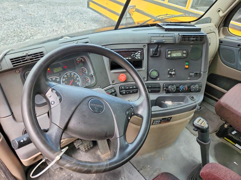 Aukcja sprzedaży 2015 Freightliner Cascadia, vin: 1FUBGBDV7FLGD8301, numer aukcji: 66353326