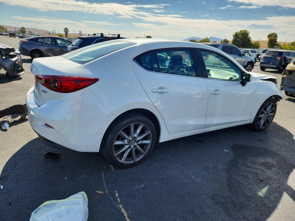 2017 Mazda 3 მანქანა იყიდება აუქციონზე, vin: 3MZBN1V74HM127488, აუქციონის ნომერი: 66987796