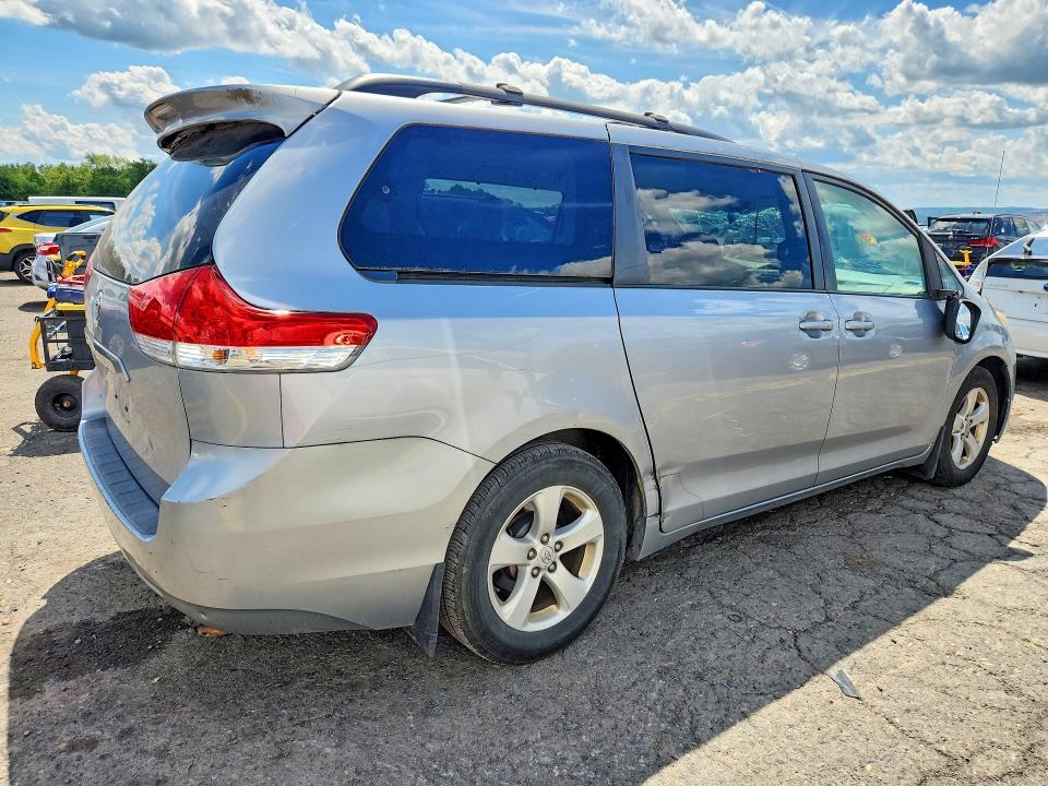 2012 Toyota Sienna მანქანა იყიდება აუქციონზე, vin: 5TDKK3DC8CS196649, აუქციონის ნომერი: 66778226