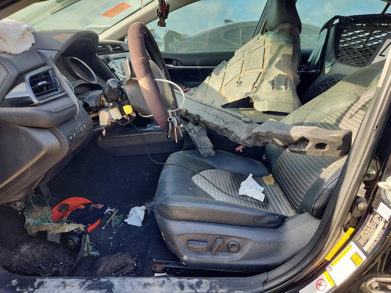 64304176 :رقم المزاد ، 4T1B11HK5KU683581 vin ، 2019 Toyota Camry مزاد بيع