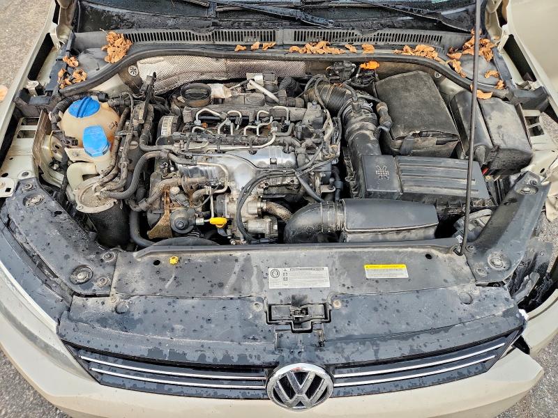 66392016 :رقم المزاد ، 3VWLL7AJ1EM273695 vin ، 2014 Volkswagen Jetta مزاد بيع