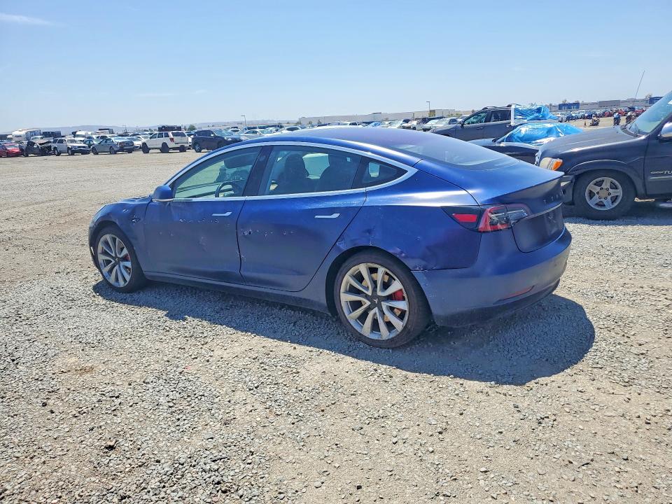 2018 Tesla Model 3 მანქანა იყიდება აუქციონზე, vin: 5YJ3E1EAXJF008101, აუქციონის ნომერი: 64140476