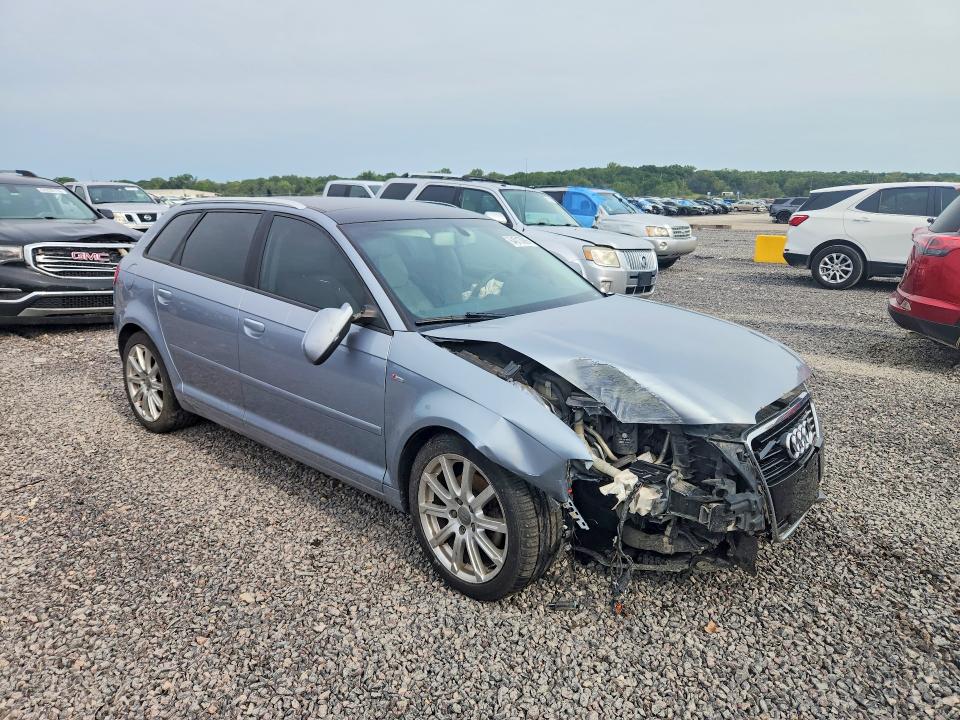 64013096 :رقم المزاد ، WAUKJAFM0BA031720 vin ، 2011 Audi A3 مزاد بيع