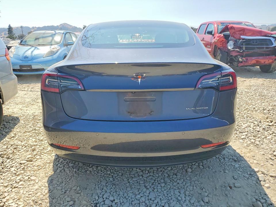 Продаж на аукціоні авто 2018 Tesla Model 3, vin: 5YJ3E1EB8JF111848, номер лоту: 64804306