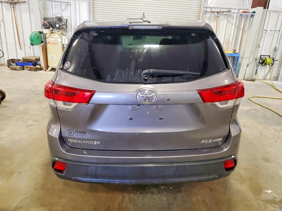 Продаж на аукціоні авто 2019 Toyota Highlander, vin: 5TDJZRFHXKS592650, номер лоту: 63300996