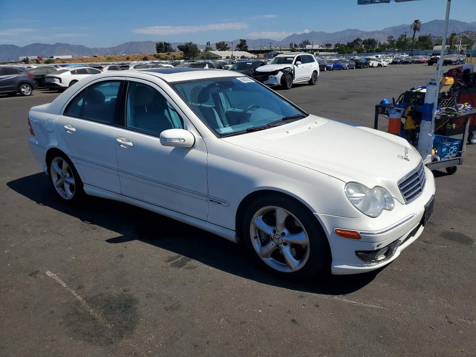 66427816 :رقم المزاد ، WDBRF40J55A707956 vin ، 2005 Mercedes-benz C مزاد بيع