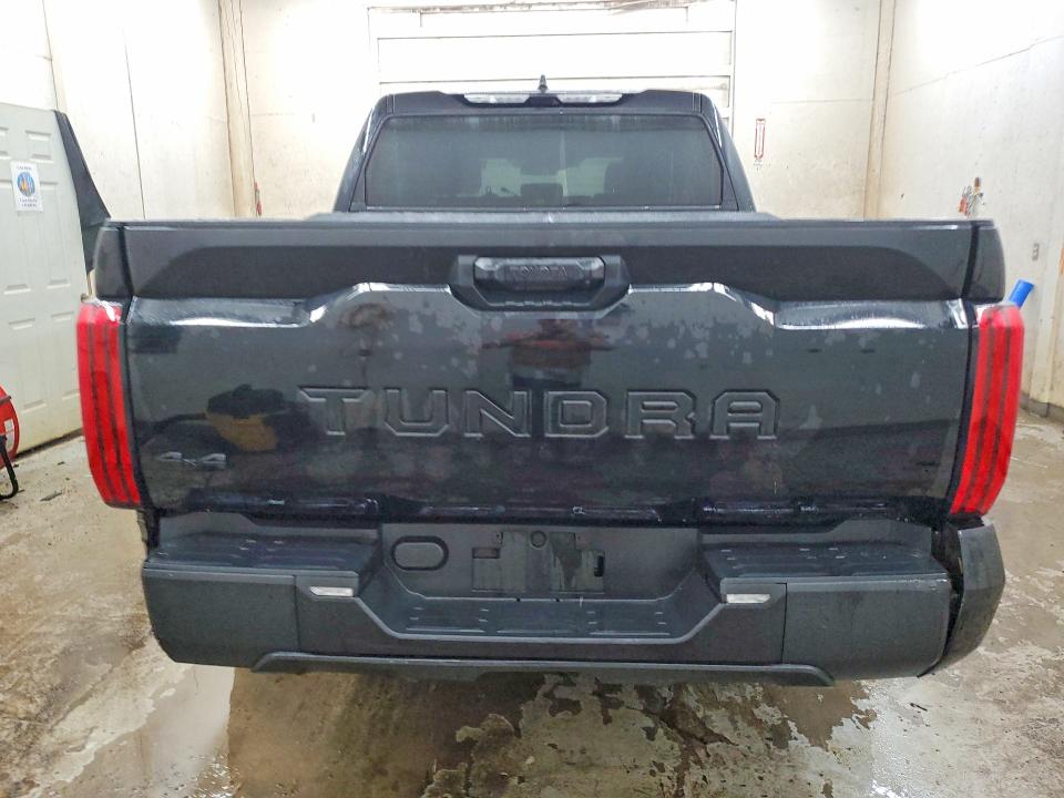 Продажа на аукционе авто 2023 Toyota Tundra, vin: 5TFKB5DB4PX084238, номер лота: 63130316