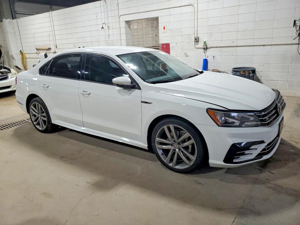 65161586 :رقم المزاد ، 1VWAA7A39JC028363 vin ، 2018 Volkswagen Passat مزاد بيع
