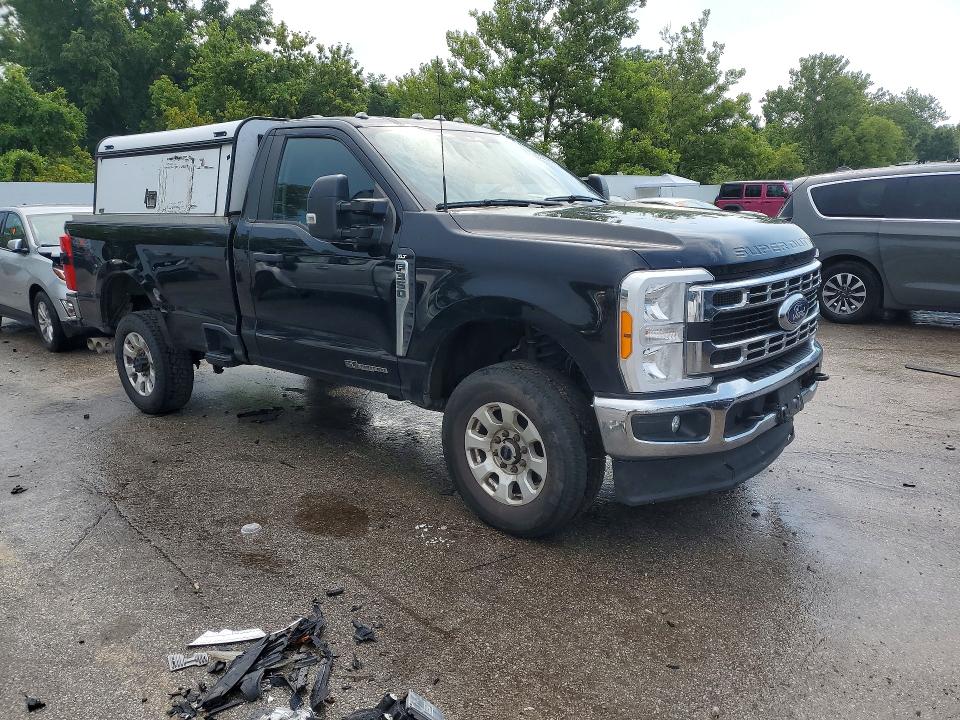 Продажа на аукционе авто 2023 Ford F350, vin: 1FTRF3BT5PEE10367, номер лота: 65097236