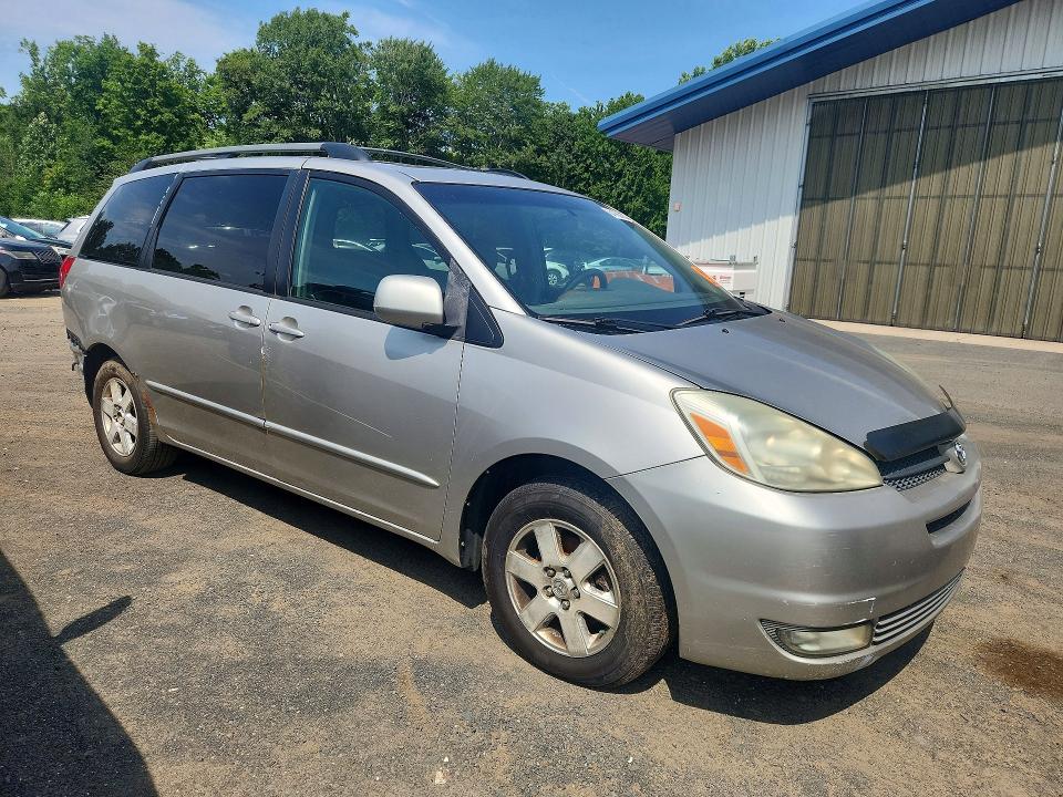 64736816 :رقم المزاد ، 5TDZA22C64S093939 vin ، 2004 Toyota Sienna مزاد بيع