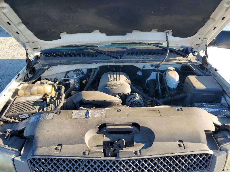 65799976 :رقم المزاد ، 1GCHC24U04E140092 vin ، 2004 Chevrolet Silverado مزاد بيع