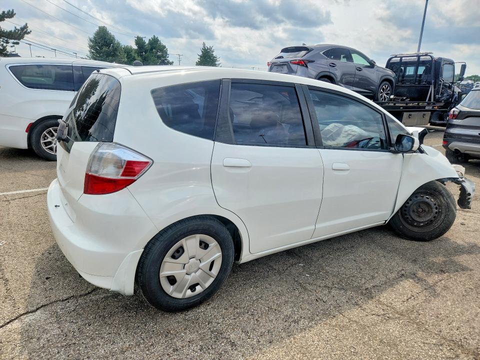 2013 Honda Fit მანქანა იყიდება აუქციონზე, vin: JHMGE8H38DC056915, აუქციონის ნომერი: 64607586