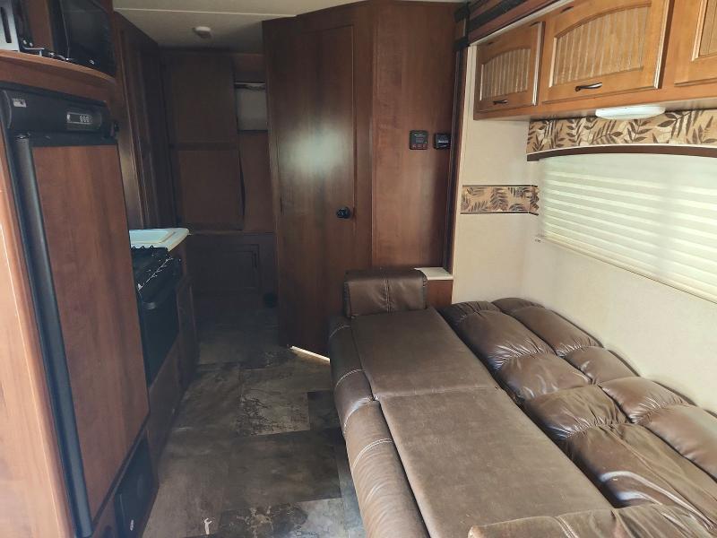 65197226 :رقم المزاد ، 1UJBJHBJ5F1JE0103 vin ، 2015 Jayco Jay Feather مزاد بيع