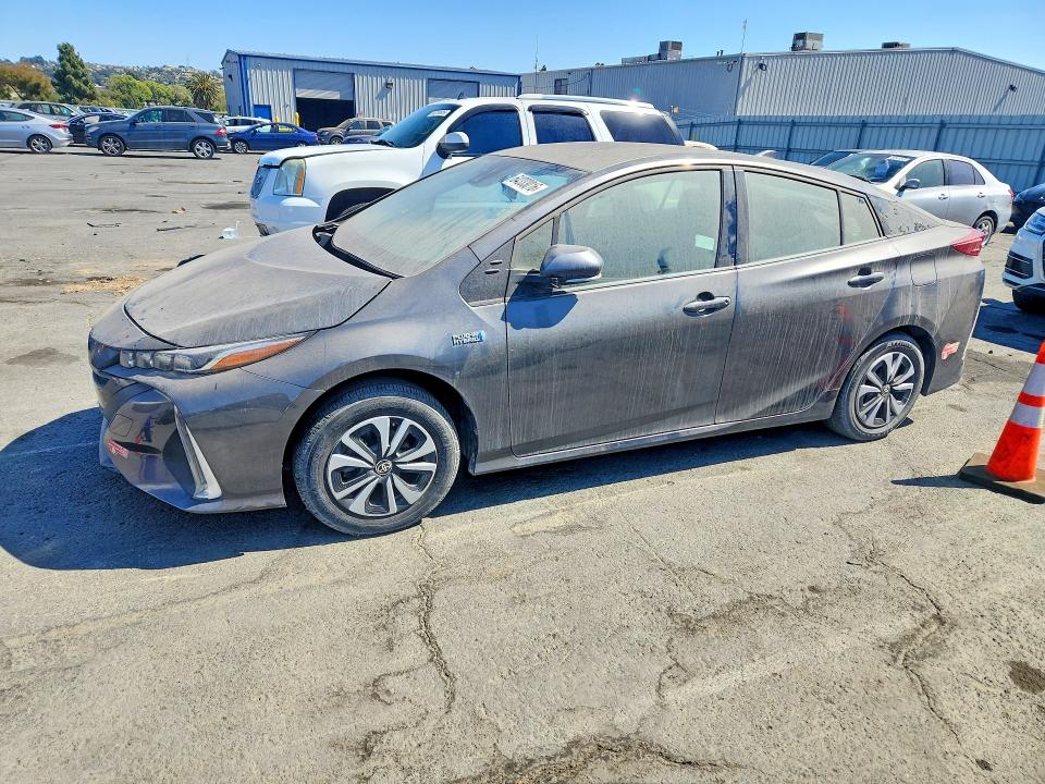 Продаж на аукціоні авто 2017 Toyota Prius Prime, vin: JTDKARFP2H3053906, номер лоту: 64333016