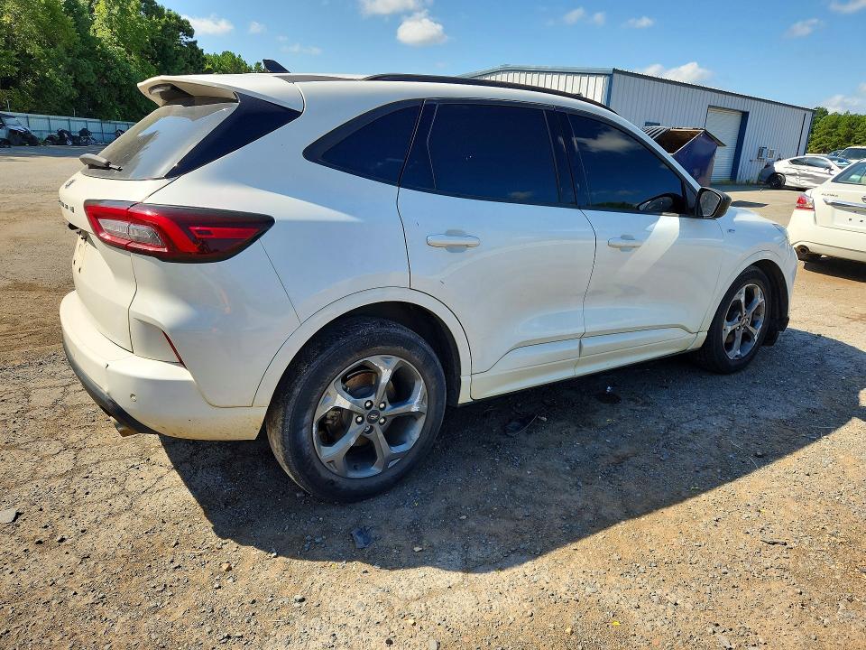 64098396 :رقم المزاد ، 1FMCU0MN9RUA47617 vin ، 2024 Ford Escape مزاد بيع