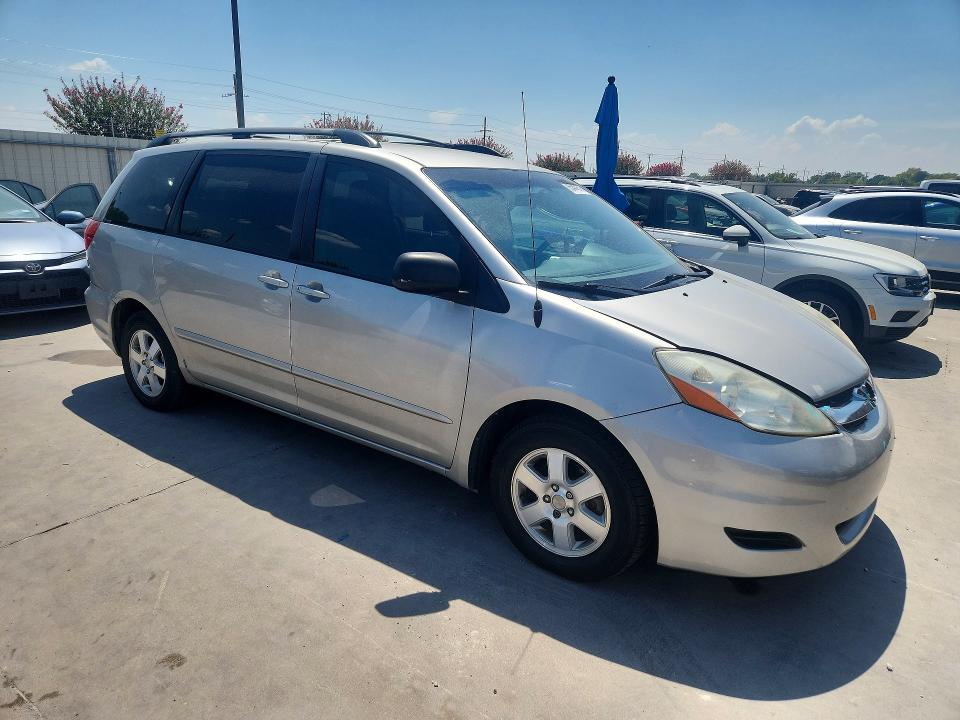 2010 Toyota Sienna მანქანა იყიდება აუქციონზე, vin: 5TDKK4CCXAS330601, აუქციონის ნომერი: 65444576