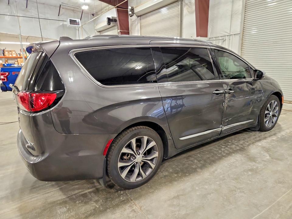 63127236 :رقم المزاد ، 2C4RC1GG9HR751686 vin ، 2017 Chrysler Pacifica مزاد بيع