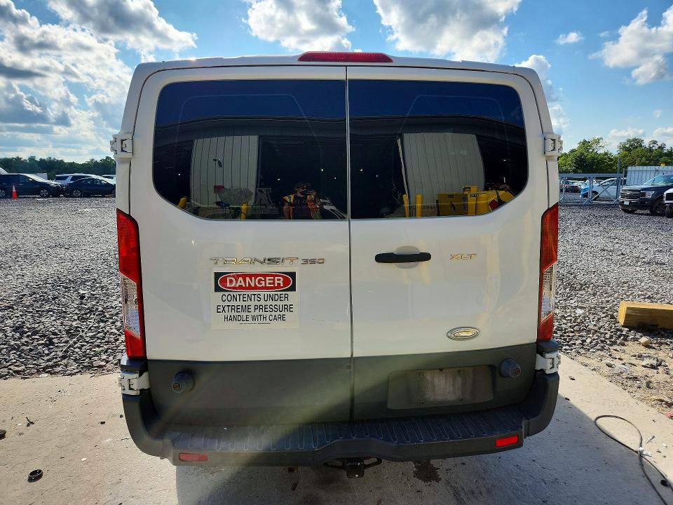 64996386 :رقم المزاد ، 1FBZX2ZM2FKA64921 vin ، 2015 Ford Transit مزاد بيع