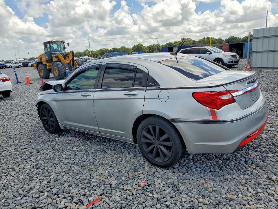 64451636 :رقم المزاد ، 1C3CCBCG4DN706488 vin ، 2013 Chrysler 200 مزاد بيع