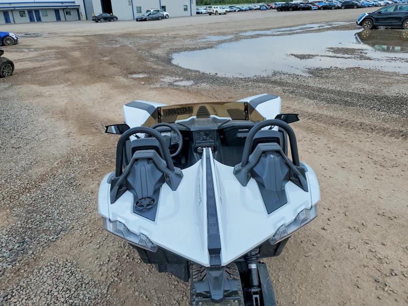 64222496 :رقم المزاد ، 57XAATGD4R8163025 vin ، 2024 Polaris Slingshot مزاد بيع