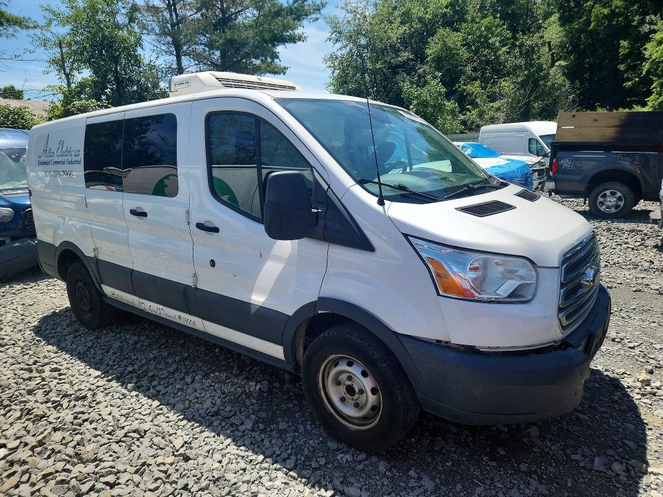 63930106 :رقم المزاد ، 1FTYR1ZM1HKA64083 vin ، 2017 Ford Transit مزاد بيع