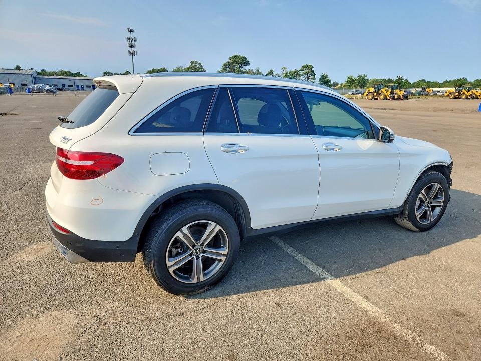 64549976 :رقم المزاد ، WDC0G4KB9HV007586 vin ، 2017 Mercedes-benz Glc مزاد بيع