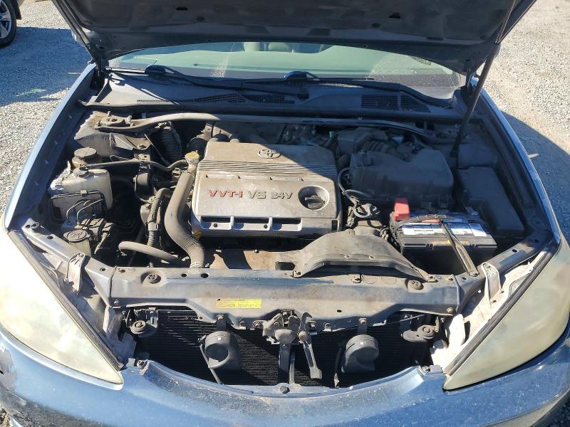 65051226 :رقم المزاد ، 4T1BF32K13U552400 vin ، 2003 Toyota Camry مزاد بيع