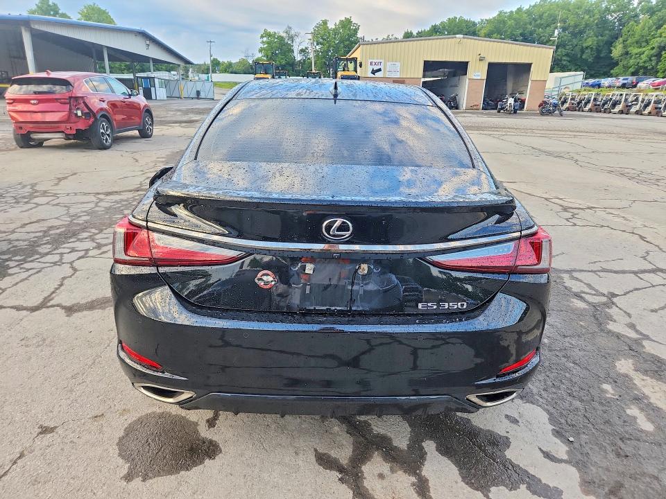 64889746 :رقم المزاد ، 58AJZ1B10NU119161 vin ، 2022 Lexus Es مزاد بيع
