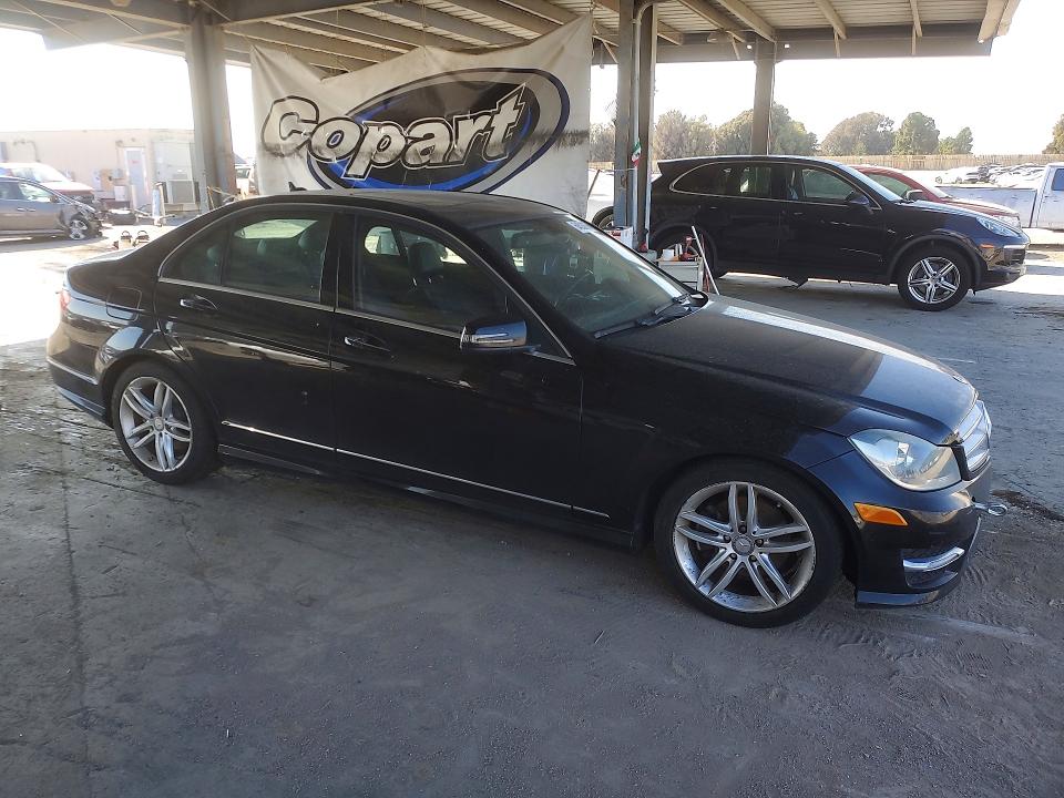 64503976 :رقم المزاد ، WDDGF4HB3CR236061 vin ، 2012 Mercedes-benz C مزاد بيع