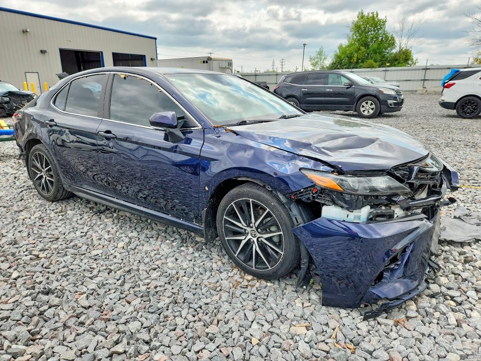 Продаж на аукціоні авто 2022 Toyota Camry, vin: 4T1G11AK0NU713526, номер лоту: 63152306