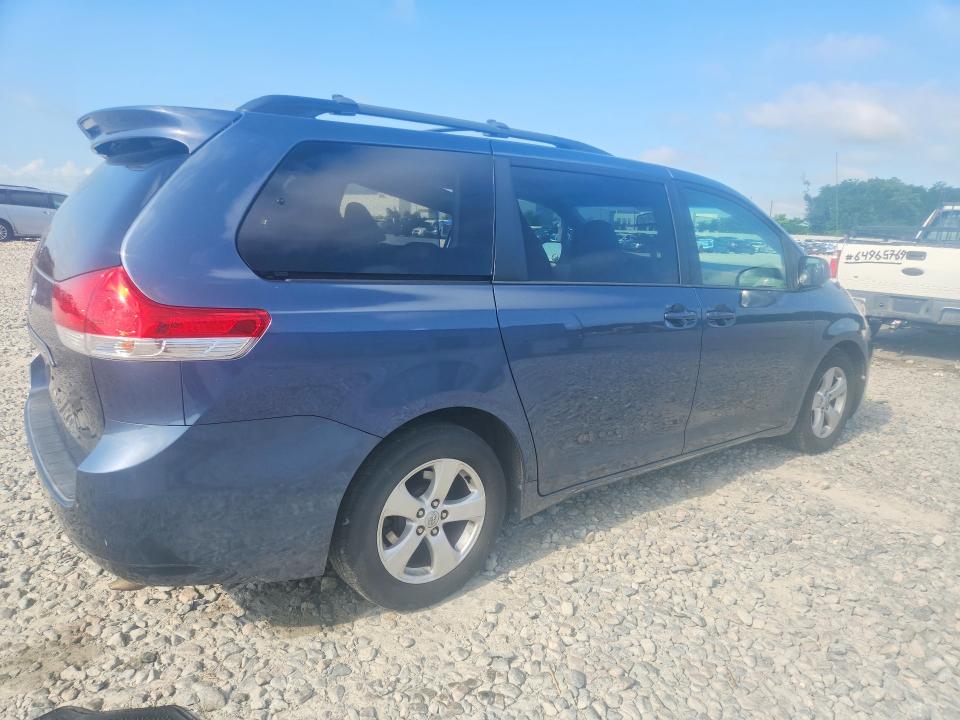 2014 Toyota Sienna მანქანა იყიდება აუქციონზე, vin: 5TDKK3DCXES451885, აუქციონის ნომერი: 64960506