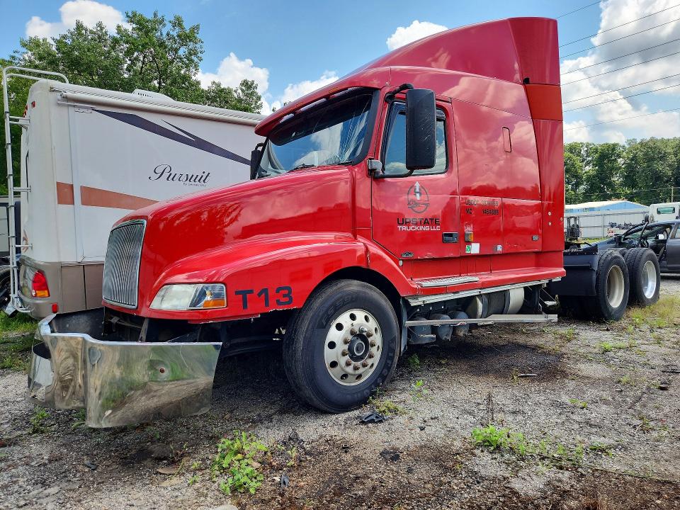 Продажа на аукционе авто 2000 Volvo Vn, vin: 4V4ND1JHXYN787031, номер лота: 65492786