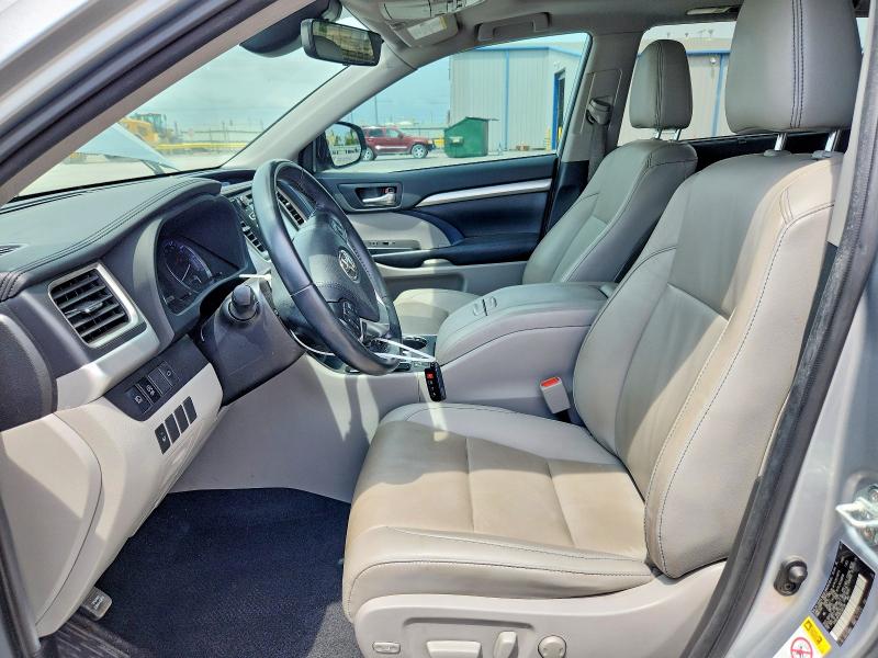 2019 Toyota Highlander მანქანა იყიდება აუქციონზე, vin: 5TDKZRFH2KS565138, აუქციონის ნომერი: 65176006