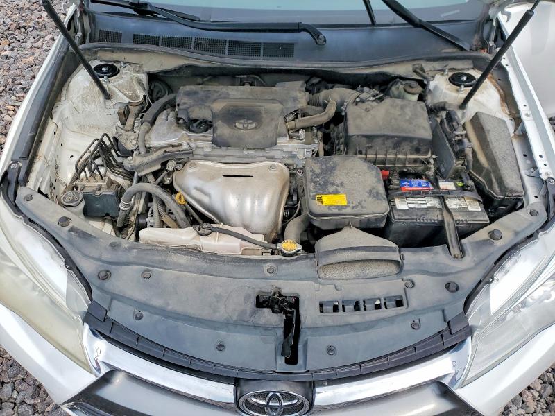 64192776 :رقم المزاد ، 4T1BF1FKXFU017181 vin ، 2015 Toyota Camry مزاد بيع