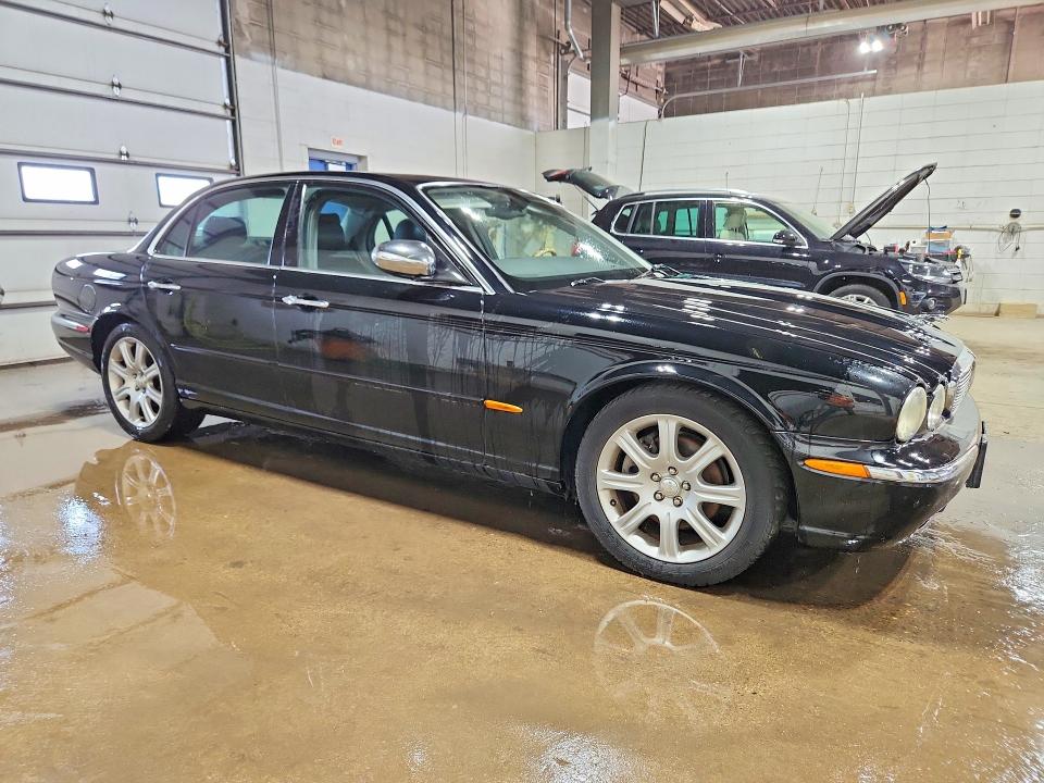 2004 Jaguar Xj8 მანქანა იყიდება აუქციონზე, vin: SAJEA71C44SG01639, აუქციონის ნომერი: 64258926