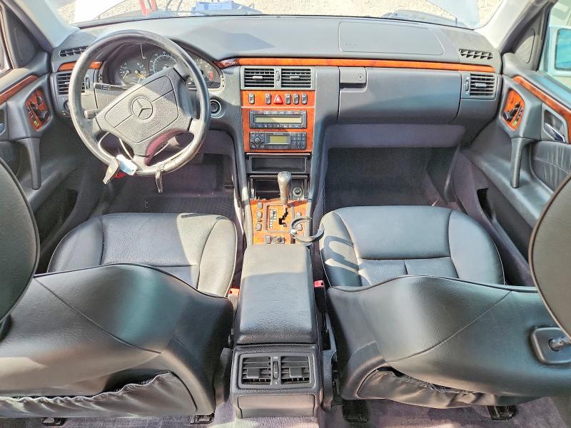 65177816 :رقم المزاد ، WDBJF65H4XA743428 vin ، 1999 Mercedes-benz E مزاد بيع
