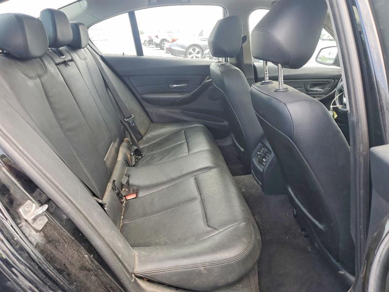 63410126 :رقم المزاد ، WBA3C3G52ENS70717 vin ، 2014 Bmw 320 مزاد بيع