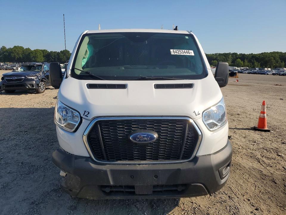 64253446 :رقم المزاد ، 1FTBR1Y85NKA09142 vin ، 2022 Ford Transit مزاد بيع