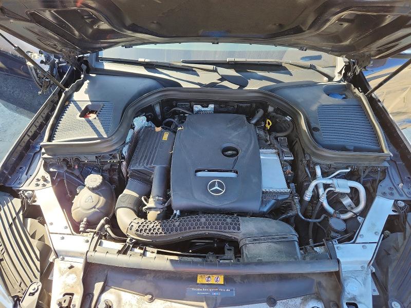 64577756 :رقم المزاد ، WDC0G4JB0JV103887 vin ، 2018 Mercedes-benz Glc مزاد بيع