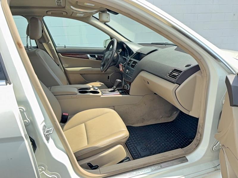 65328816 :رقم المزاد ، WDDGF8BB5BR174242 vin ، 2011 Mercedes-benz C مزاد بيع