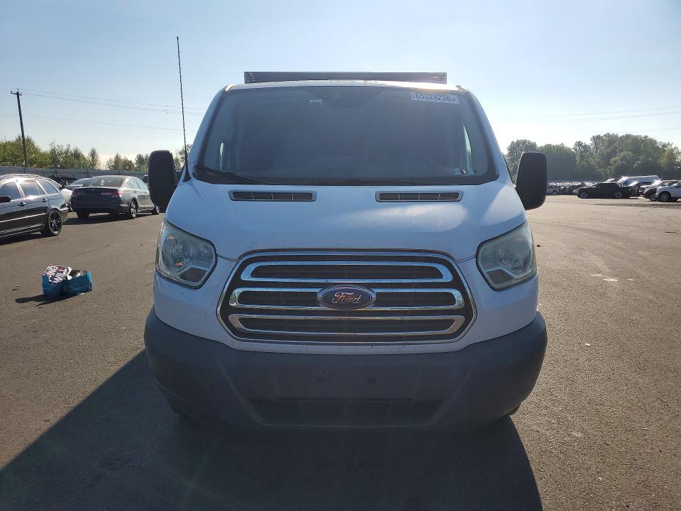 65329236 :رقم المزاد ، 1FBZX2ZM7FKA94402 vin ، 2015 Ford Transit مزاد بيع