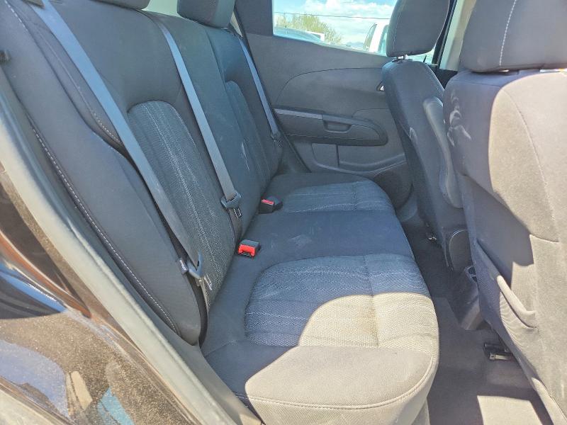 64565386 :رقم المزاد ، 1G1JC6SH1F4129442 vin ، 2015 Chevrolet Sonic مزاد بيع