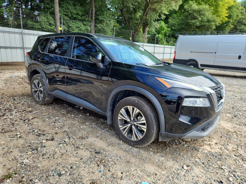 63748976 :رقم المزاد ، 5N1BT3BA2NC675504 vin ، 2022 Nissan Rogue مزاد بيع