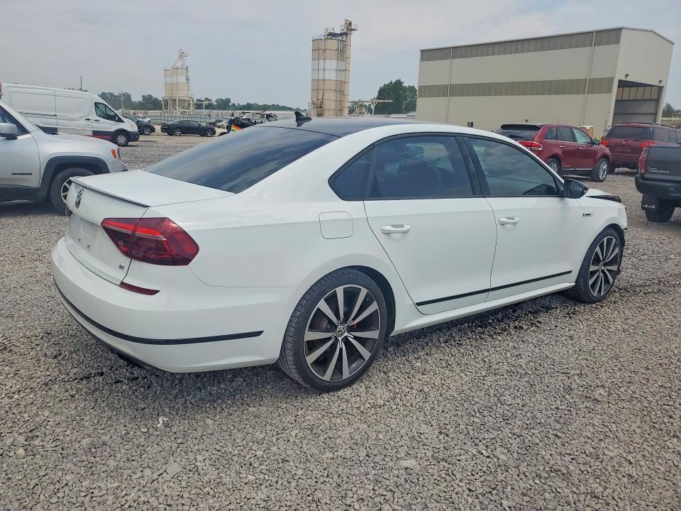 2018 Volkswagen Passat მანქანა იყიდება აუქციონზე, vin: 1VWJM7A34JC035115, აუქციონის ნომერი: 64205896