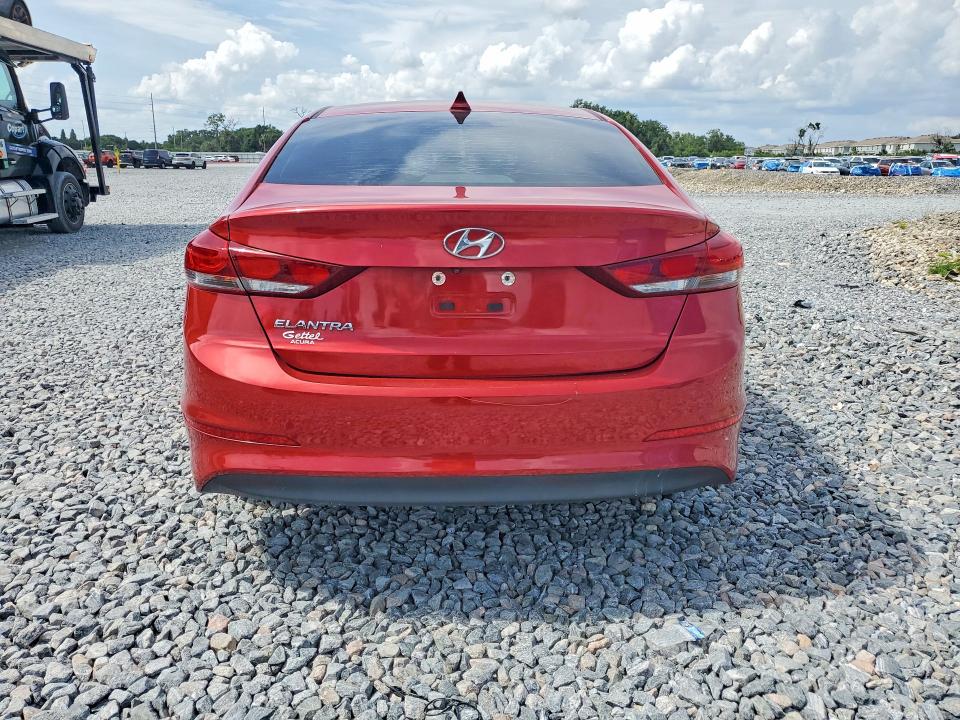 63894456 :رقم المزاد ، 5NPD84LF5HH005565 vin ، 2017 Hyundai Elantra مزاد بيع